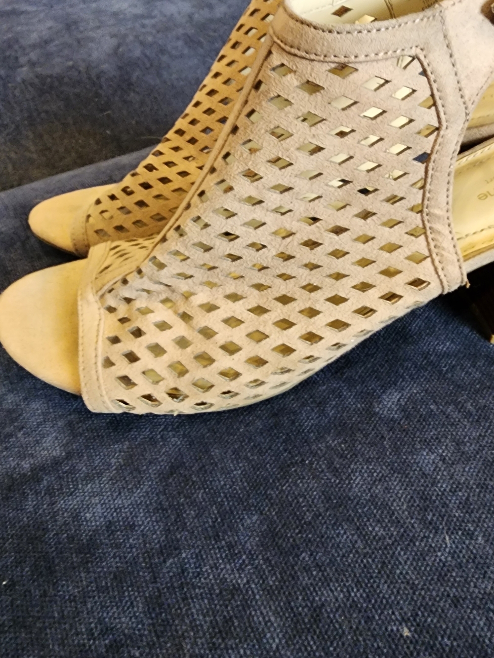 Liz Claiborne Taupe Cutout Peep-Toe Heels Size 10